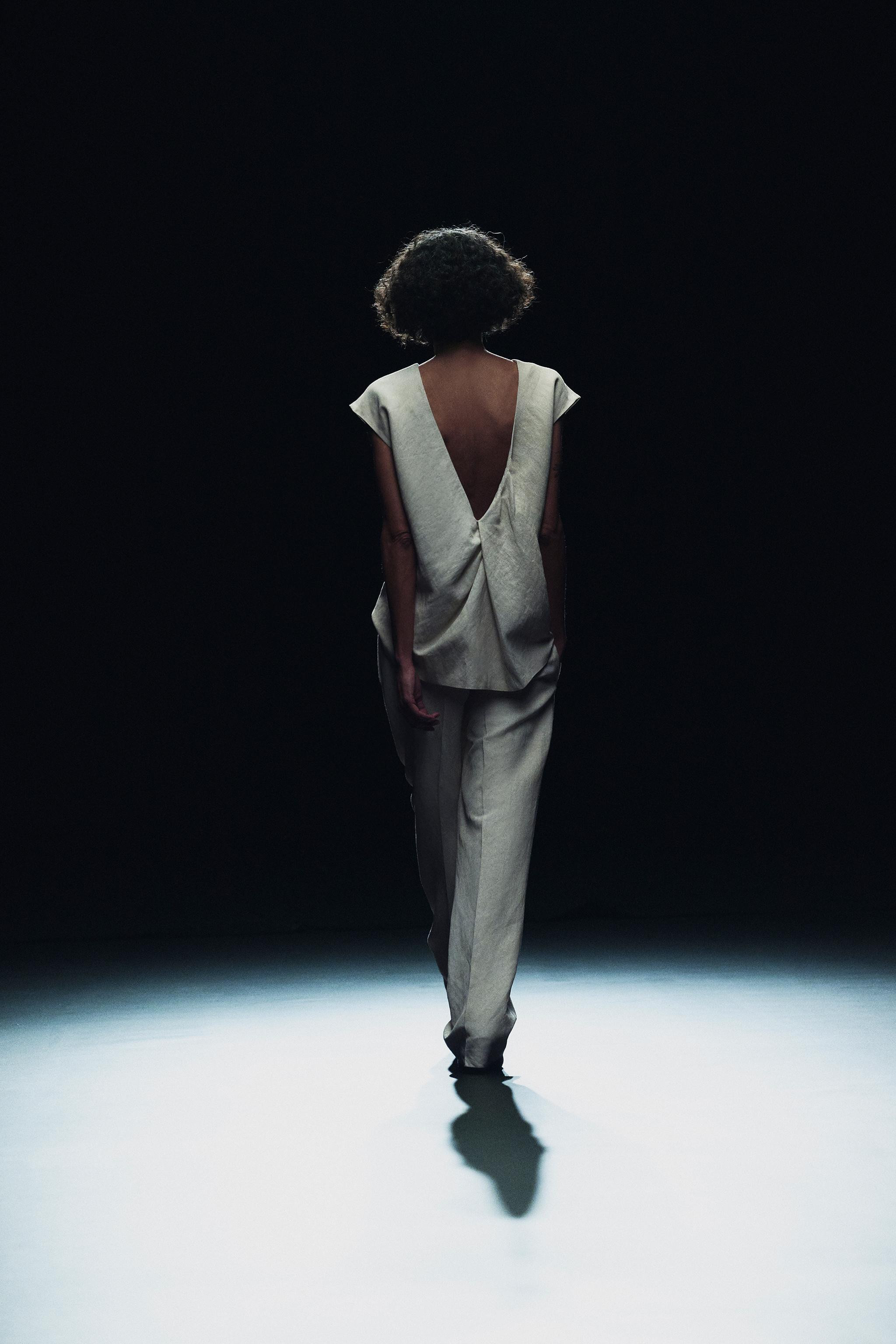 ZW COLLECTION OPEN BACK TOP | Zara AU