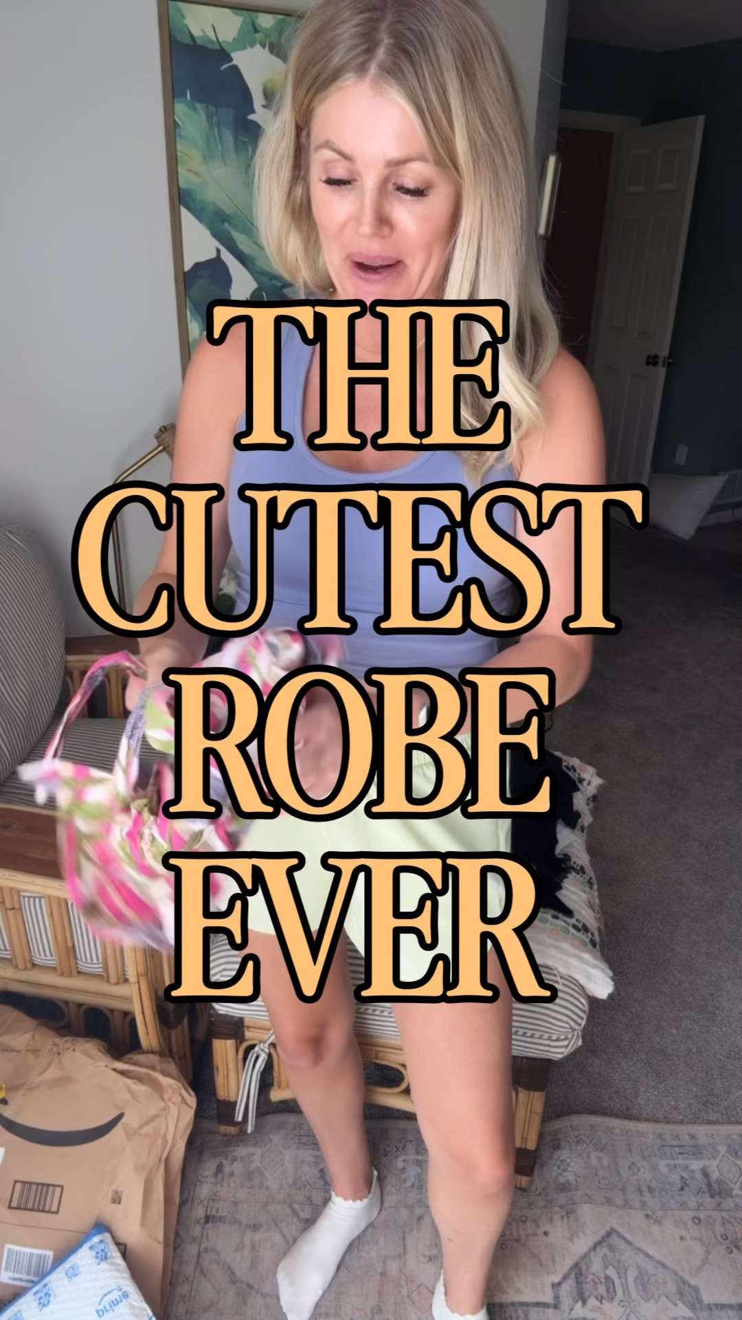 If you’re looking for a lightweight cotton robe, look no further because this is the cutest one ever! Comes in so many different colors and patterns 😍😍