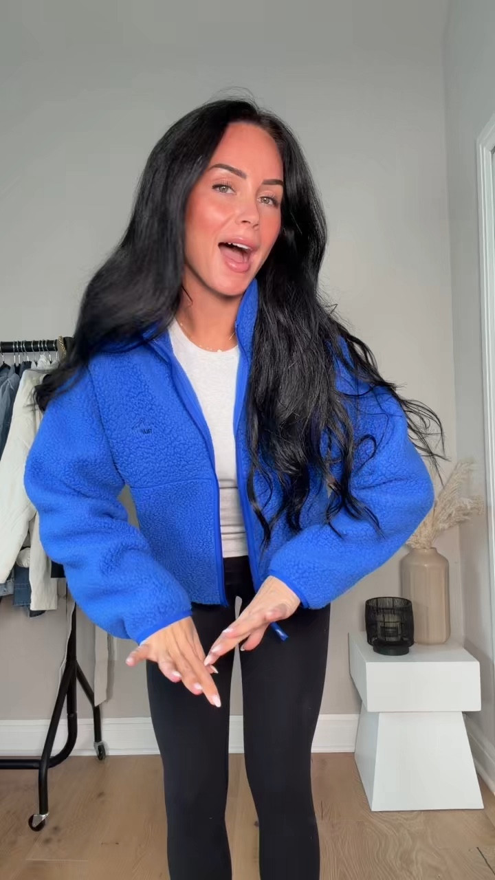 The jazz blue is everything 💙 I will have my full outfit 🔗 on my LTK in the Aritzia section! 

My sizing 5’7, 145lbs, 32dd
I’m wearing a size small long sleeve, size medium jacket, size 4 leggings 

#LTKootd #LTKCyberWeek #LTKSaleAlert