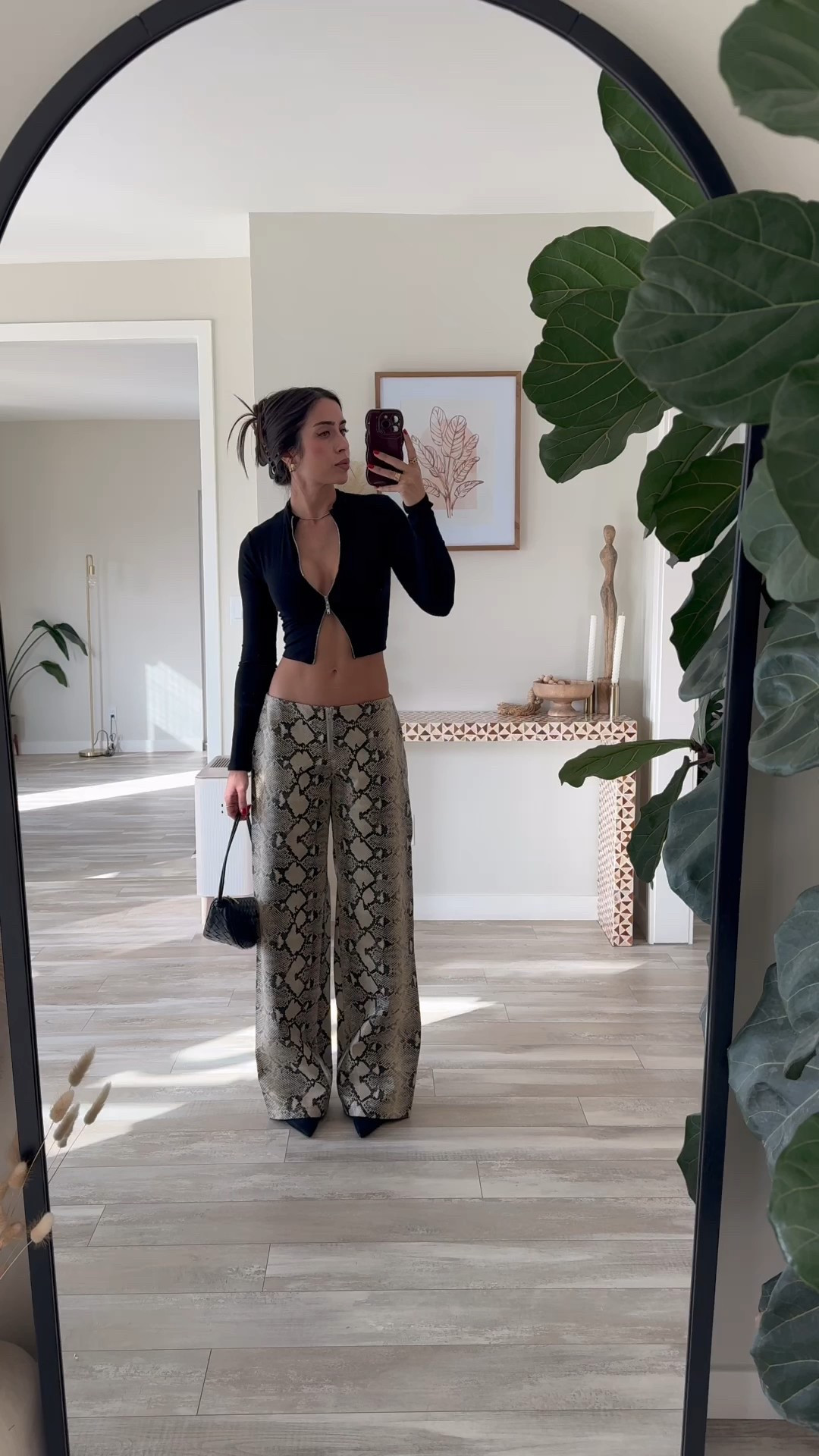 Date night 🖤  #datenight #outfitinspo #style

#LTKStyleTip