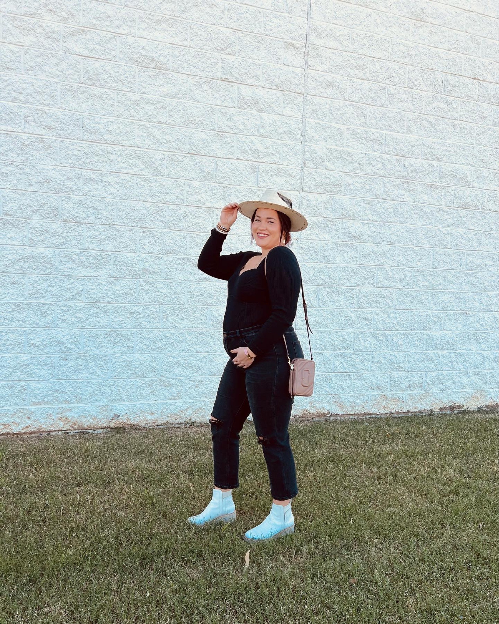 Trying to mom in style🤎

#LTKstyletip #LTKfit #LTKbump