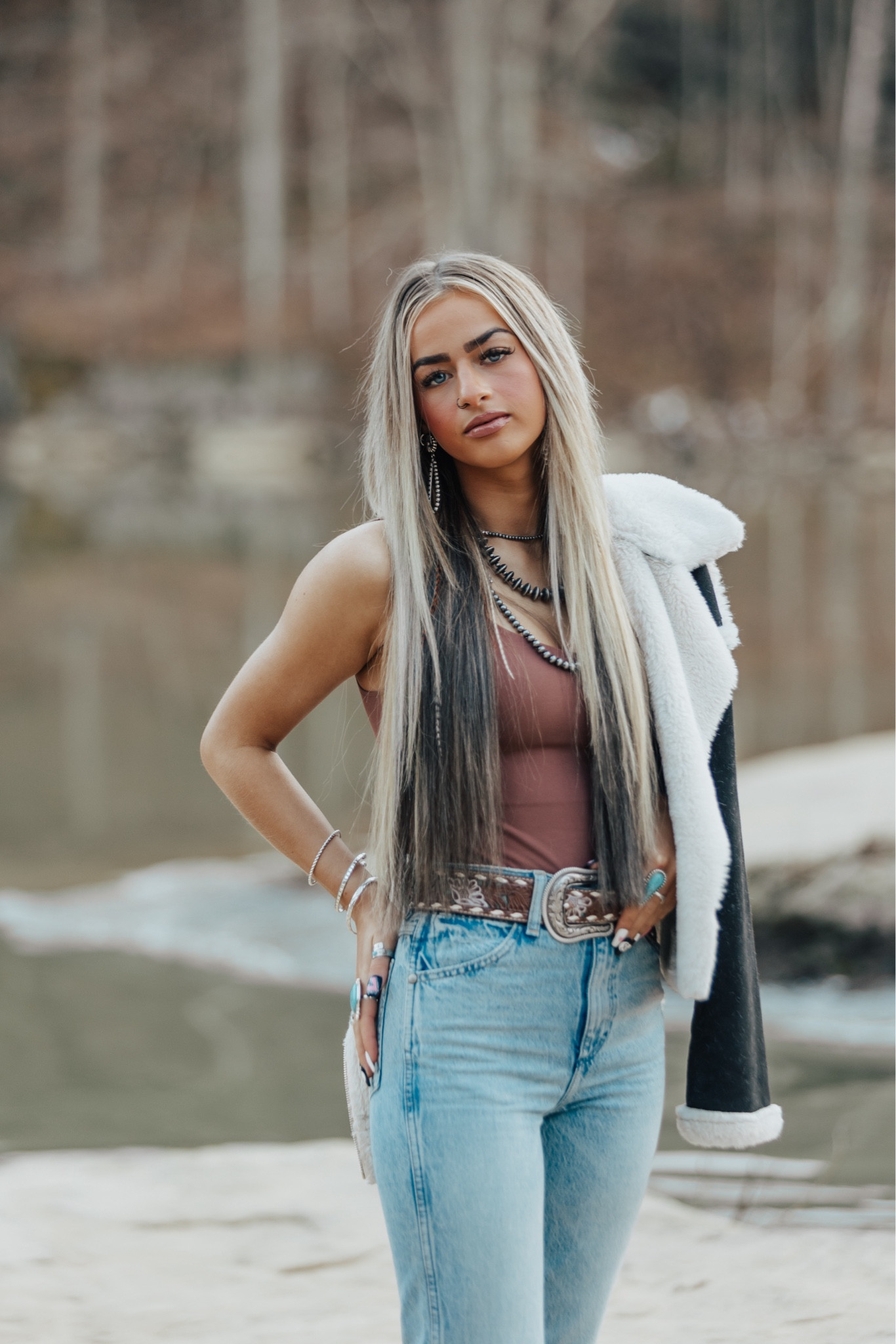 Belt is from southtexastack
Top is from willow boutique use code ry10 to save $