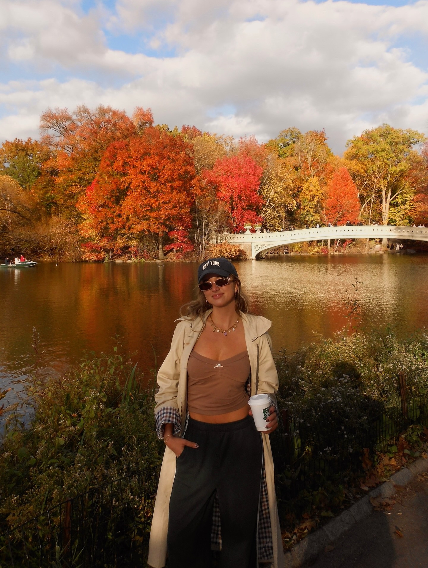 autumn in new york is an actual dream land 🍁🚕☕️