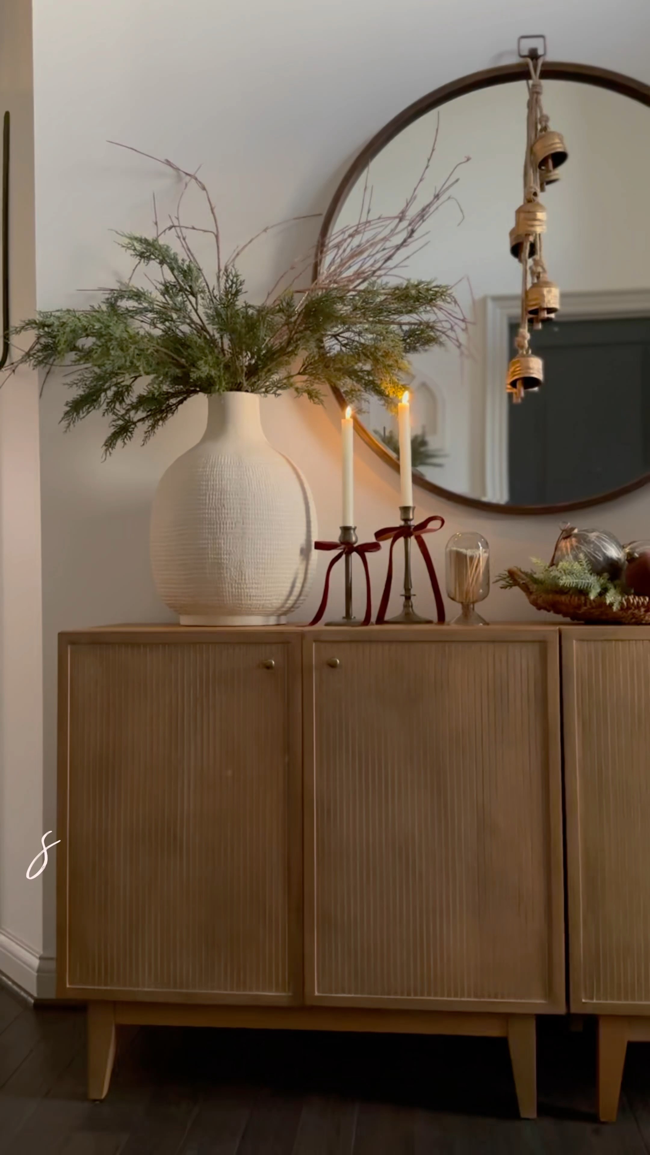simple holiday console styling tips

#LTKSeasonal #LTKHoliday #LTKhome