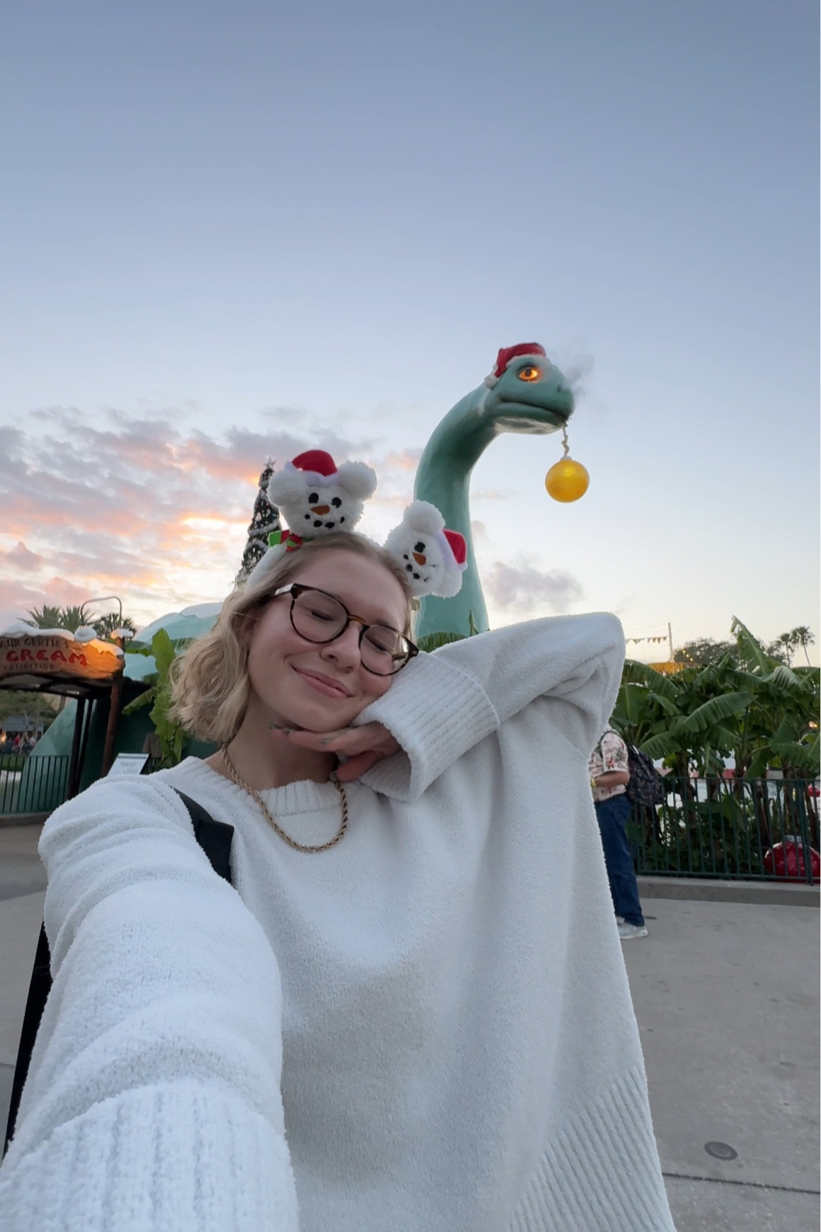 Cutie oversized sweater! #oversizedsweater #holidaysweater #amazonsweater

#LTKGiftGuide #LTKSeasonal #LTKHoliday