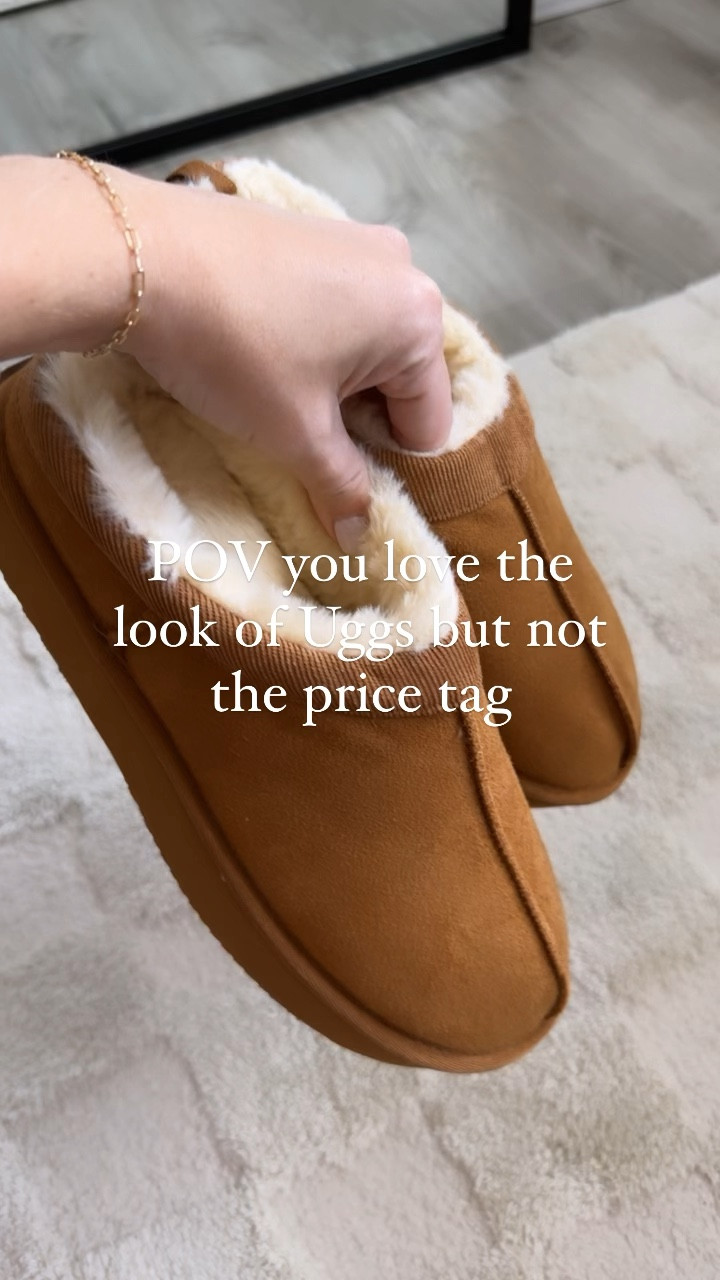 These Joyspun women’s genuine suede ultra short clog slippers are back in stock at Walmart! 

If you love the look of UGGs but you don’t like the price tag this is a great affordable option to get the look for less! $20 and have already sold out once! Don’t sleep on these! Would also make a great gift!

👉🏼Follow me for more affordable fashion, finds and more!



#LTKHoliday #LTKstyletip #LTKSeasonal