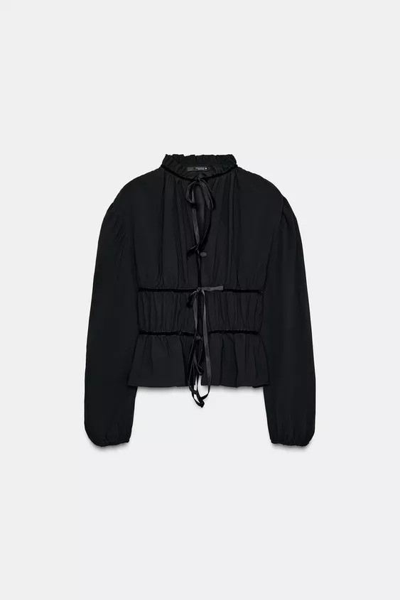 GEORGETTEBLUS MED SAMMETSROSETTER | Zara US