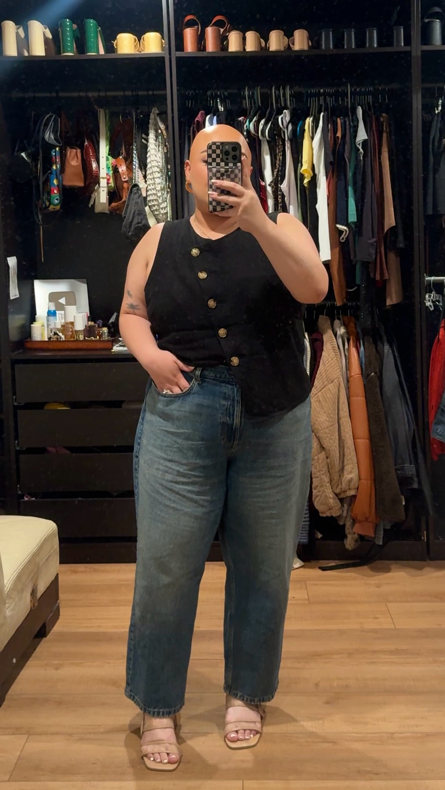 the world’s BEST jeans especially for my fellow apron belly babes 💅🏼

use code GIMME20 for an additional 20% off!!! 💸

important sizing info ⬇️

I’m normally between a 16/18 in ASOS. If I want a baggier fit I’d normally wear an 18; HOWEVER, this pair is different. I own multiple pairs of these and wear a US 16/UK 20 and they fit exactly how I want them to. Slightly baggy but not falling off of me. So if you want a baggier look, you might not need to size up!!! 

also, I’m wearing a 30 in length and I’m 5’4 if that helps anyone out 👖♥️

top // US 18 
shoes // size down!!! but they are wide foot friendly and super comfy ✨
