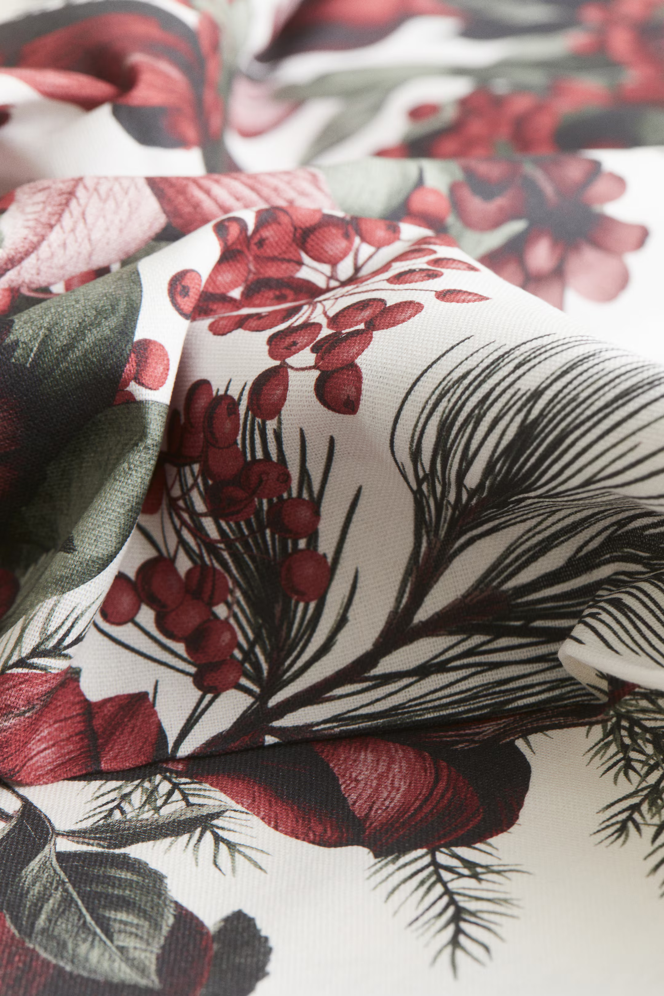 Water-Repellent Tablecloth | H&M (US + CA)