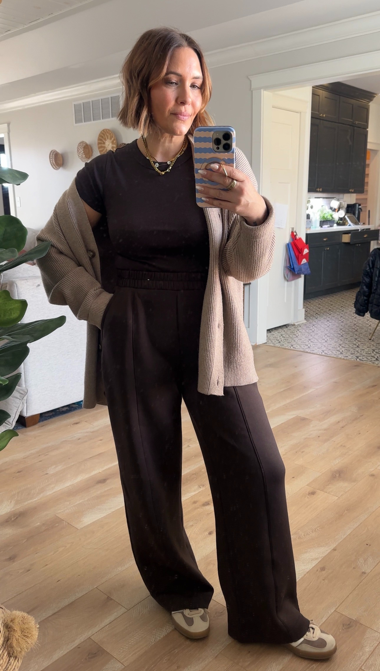 Old Navy Active sale is happening....wearing a medium in the top and bottom.  

 #LTKootd #LTKmomlife #LTKOver40