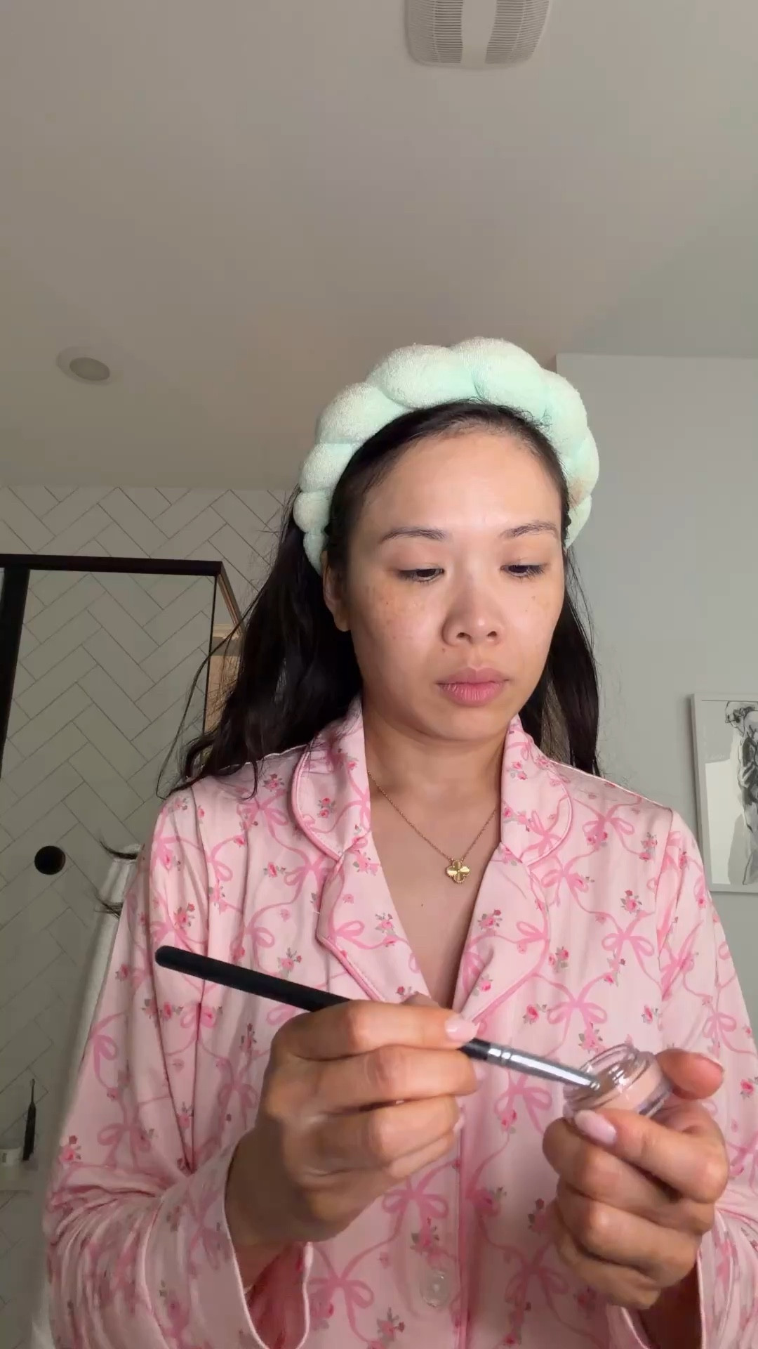 My makeup routine that I love and is on sale for the Sephora Savings Event with code SPRINGSALE! 

Linking all my products that I used. 
NARS pot concealer
Tom ford eye palette
Natasha denoa foundation YP5 & YP8
Georgio Armani fluid sheer
Tarte creaseless creamy concealer 
Saie liquid bronzer 
Rare beauty liquid blush 
Hourglass translucent powder 
Make up for ever lip liner
Patrick Ta silky lip crème 
Rare beauty perfect strokes liner 
Anastasia brow gel 








#LTKBeauty #LTKSaleAlert