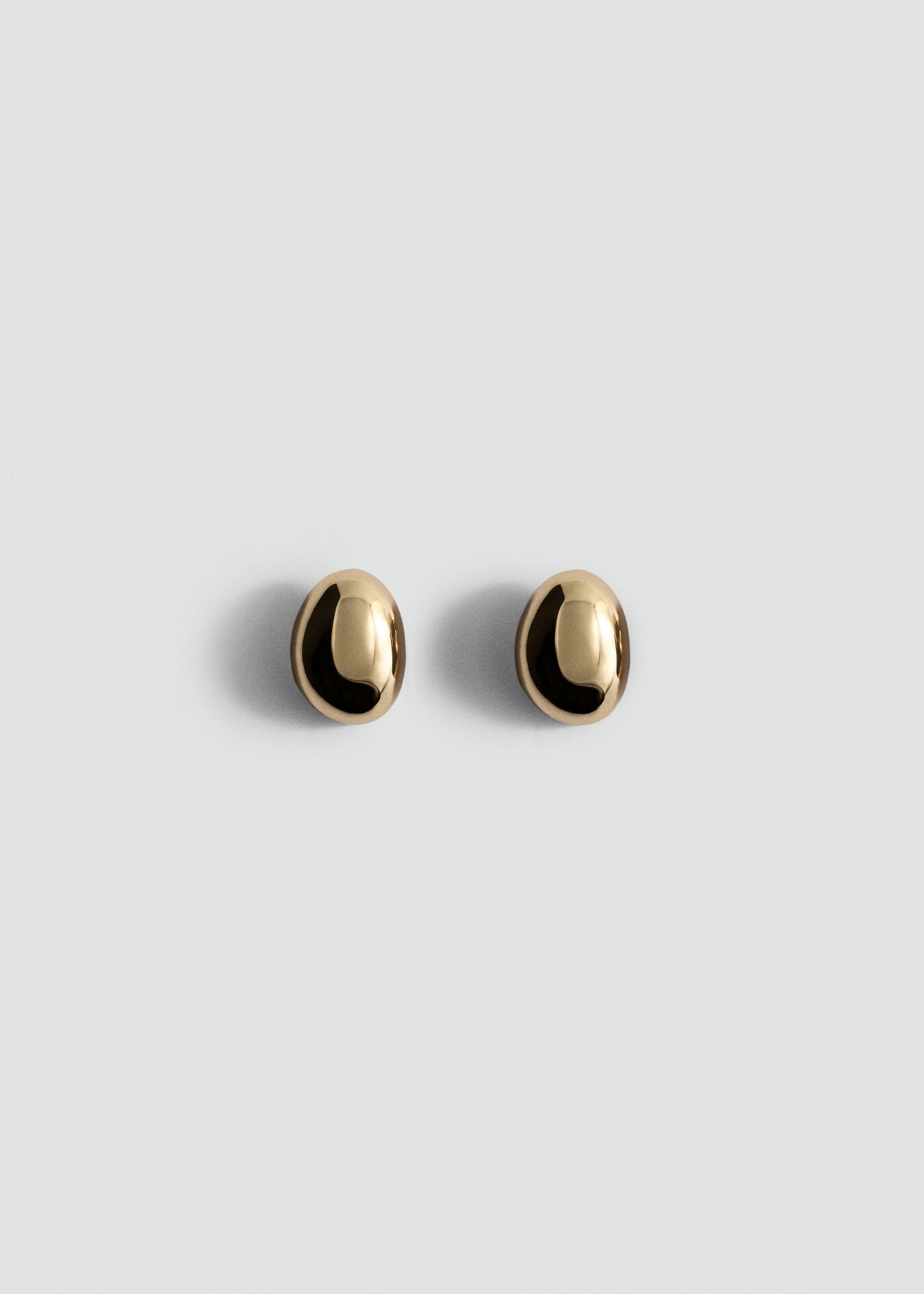Round volume earrings - Women | MANGO United Kingdom | MANGO (UK)