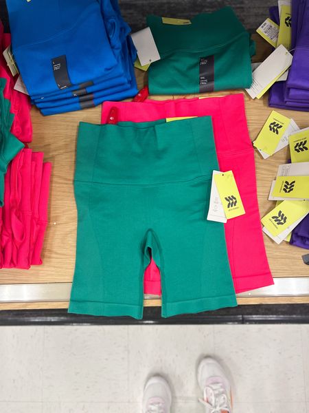 ribbed biker shorts 30% off sale!!



#LTKStyleTip #LTKSaleAlert #LTKFitness