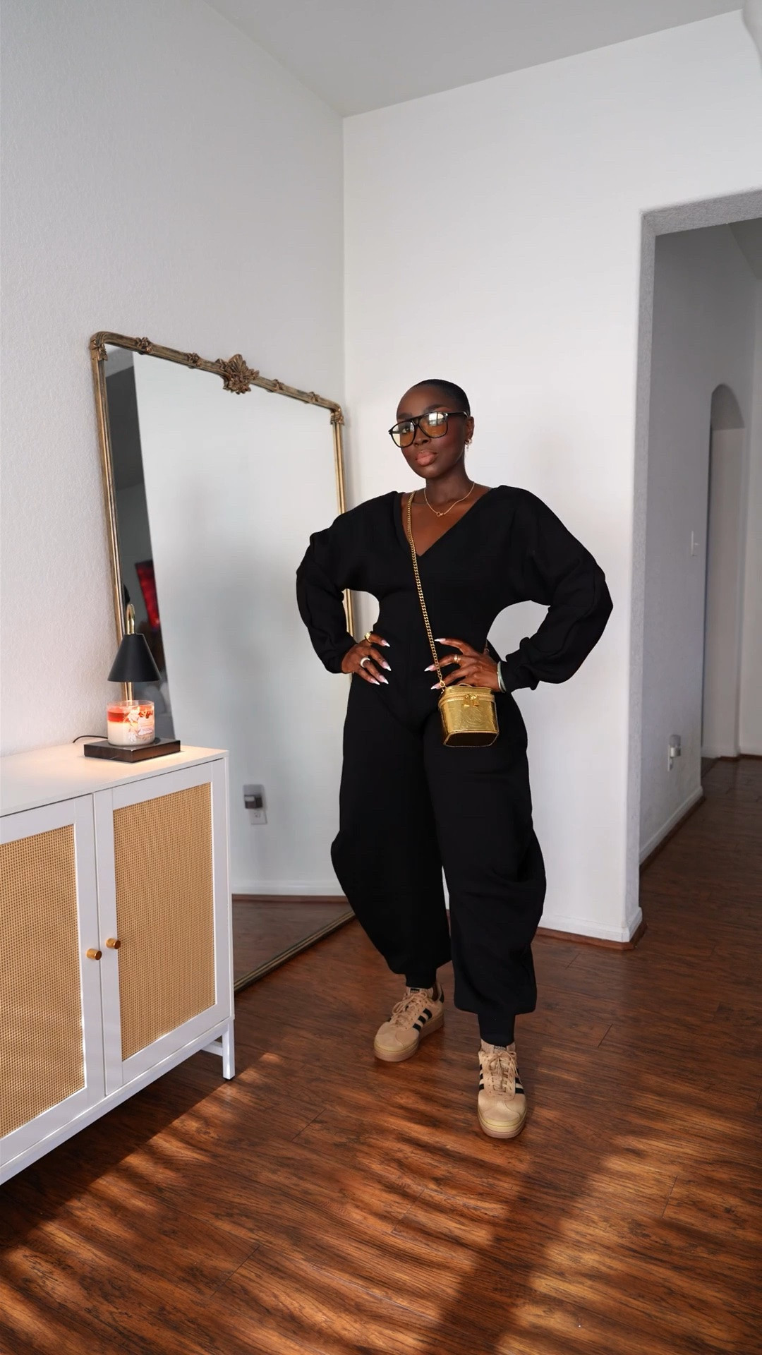 Love an easy, elevated look and this jumpsuit does just that! #AKIRA #OOTD #FALLFASHION #OutfitIdea