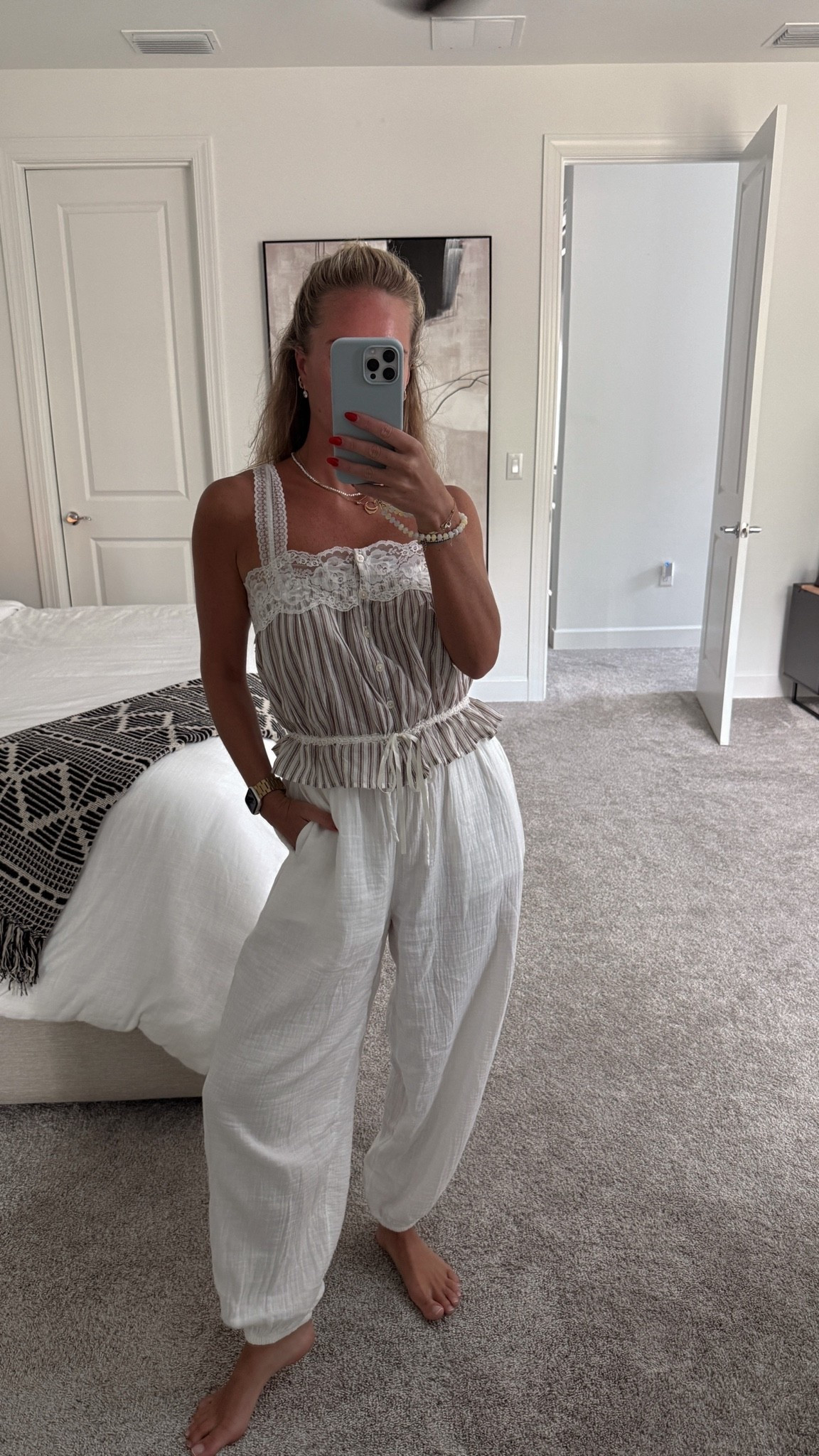 Abercrombie lace trim top with cotton balloon pants @abercrombie @Aritzia