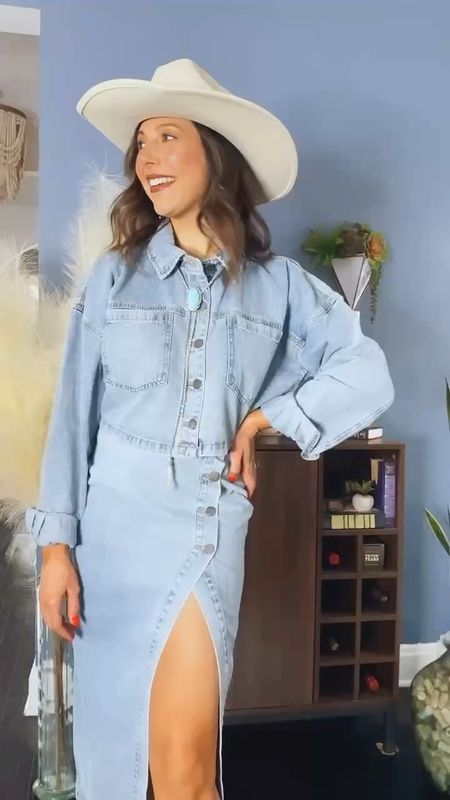 What I packed for TX

western fashion // western ootds // western outfits // amazon outfit inspo // fashion // cowgirl boots // cowgirl chic // rodeo outfit // rodeo ootd 

#LTKtravel #LTKVideo #LTKstyletip