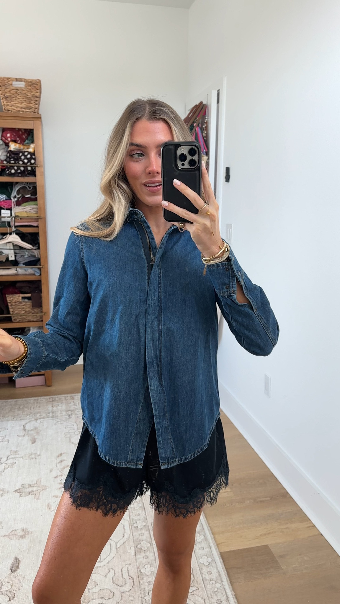 @Ruti denim zipper top size XS. This unique blouse with a zipper rather than buttons, is an edgy yet sophisticated style statement. The striking, handkerchief silhouette will certainly turn heads. 
Collared blouse
Zipper down the center
Handkerchief silhouette
Relaxed fit

#LTKootd #LTKSeasonal #LTKgrwm