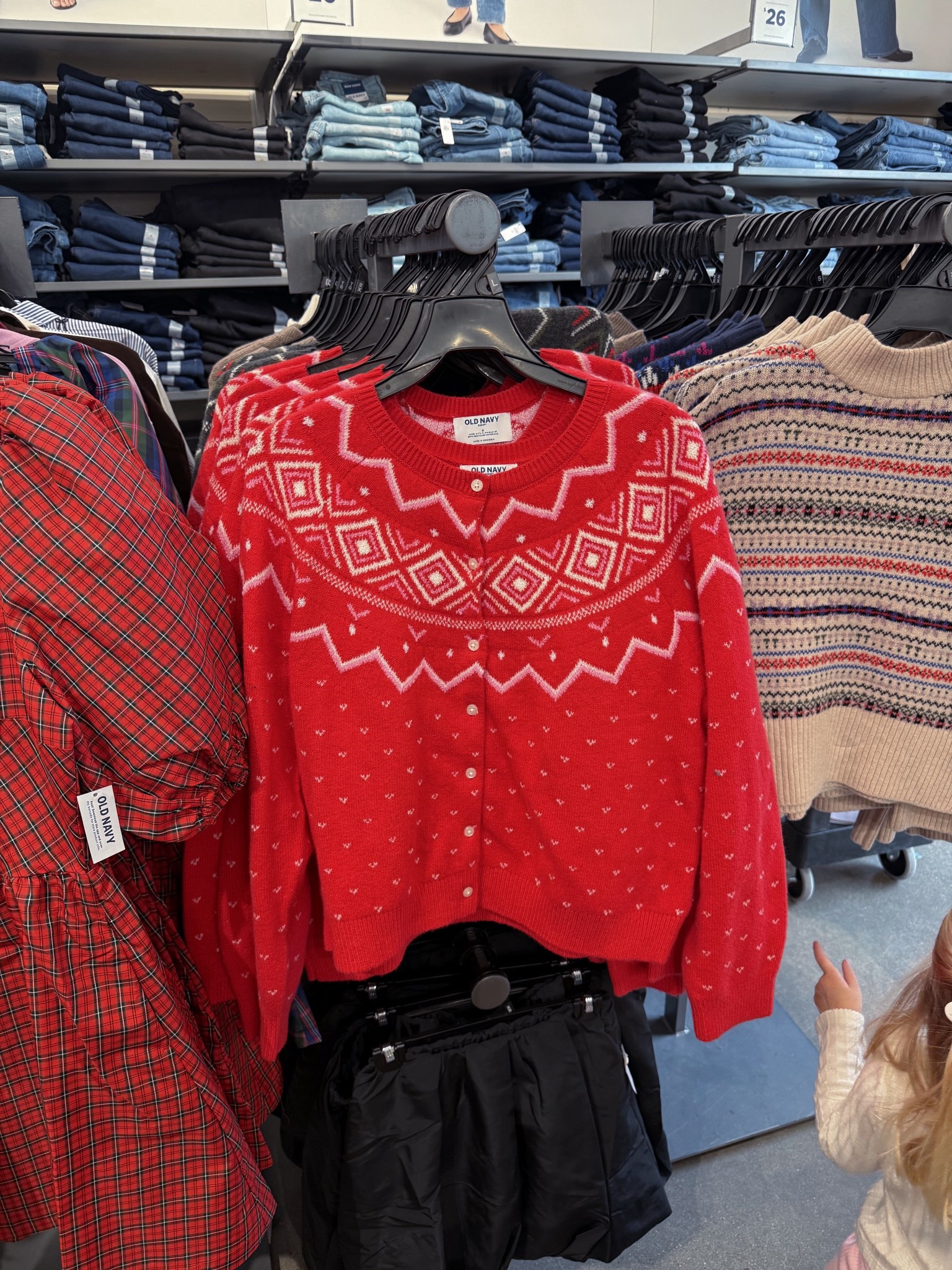 Okay I NEED this sweater for the winter & Christmas season! 🎄 