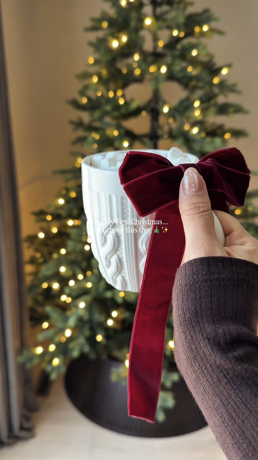 The perfect Christmas Tree DOES exist 🎄

I’m completely in love with the 7.5’ Rushmore Fir from @kingofchristmas. The warm lights, the realistic shape, and how easy it was to set up… wow. If you’re searching for an elegant, realistic tree with that cozy, magazine-worthy look — this is THE one. 🤍

Let the cozy season begin ✨🌲🕯️


#kingofchristmas #christmastree #christmasdecor #christmas2025 #holidaydecor #cozyhome #homedecor #interiordecor #navidad2025 #decoracionnavideña #arboldenavidad #christmasaesthetic #holidayseason #falldecor #winterdecor #homedesign #christmasinspo #festivehome #ad #gifted
