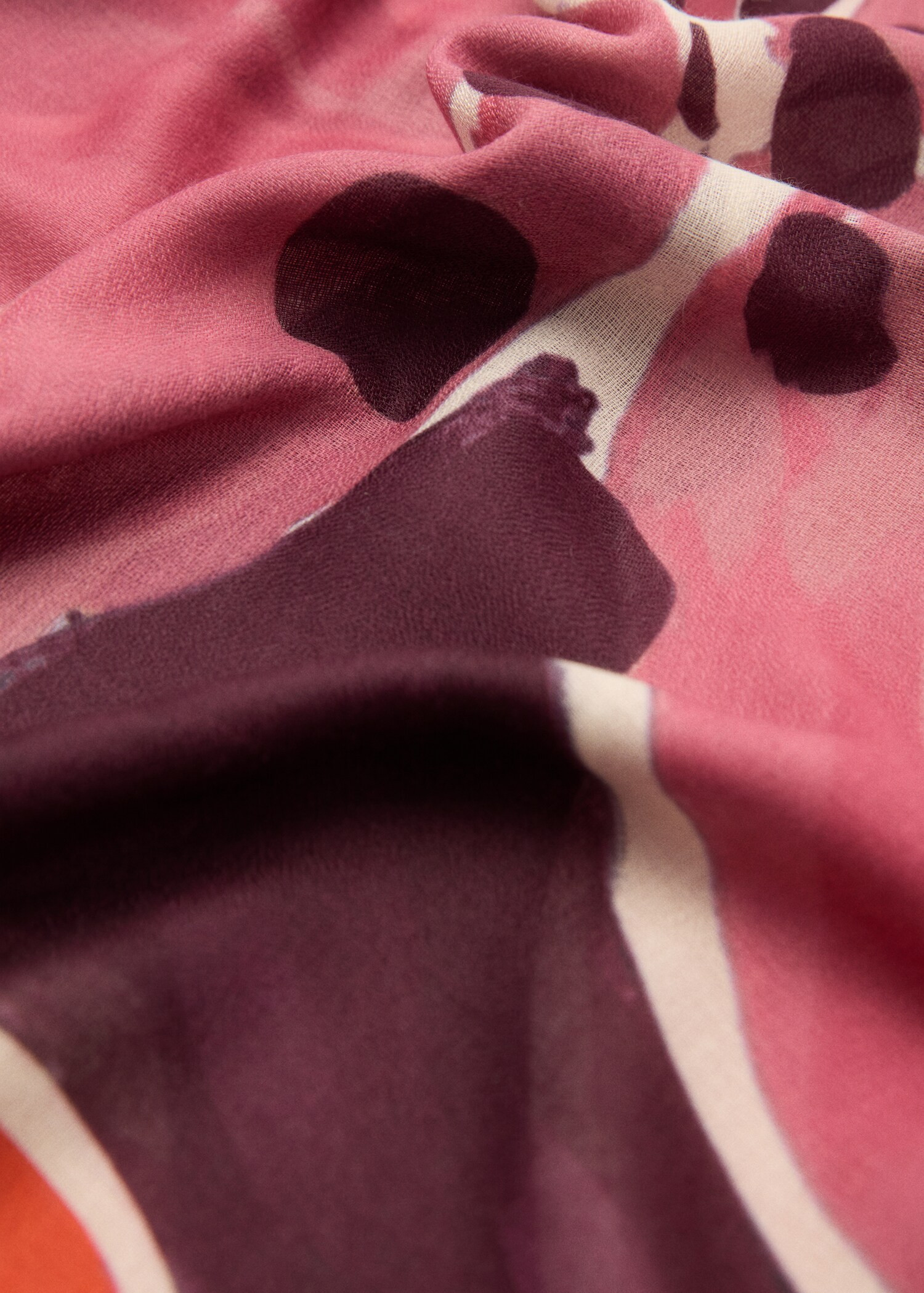 Floral print scarf - Woman | MANGO United Kingdom | MANGO (UK)