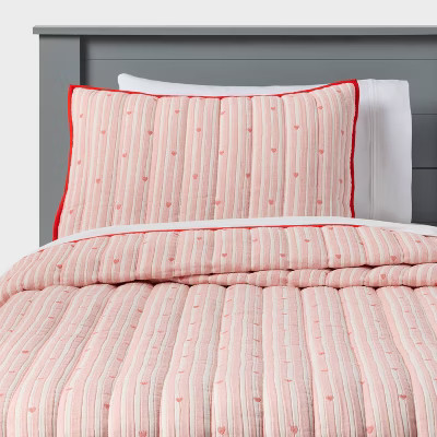 Patisserie Heart Striped Kids' Quilt Set - Pillowfort™ | Target