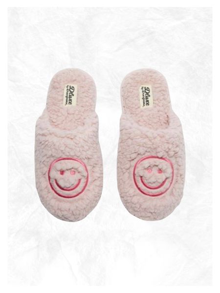 Winter style, cozy, slippers, smiley face, fuzzy, gift idea, gift guide

#LTKHoliday #LTKSeasonal #LTKGiftGuide
