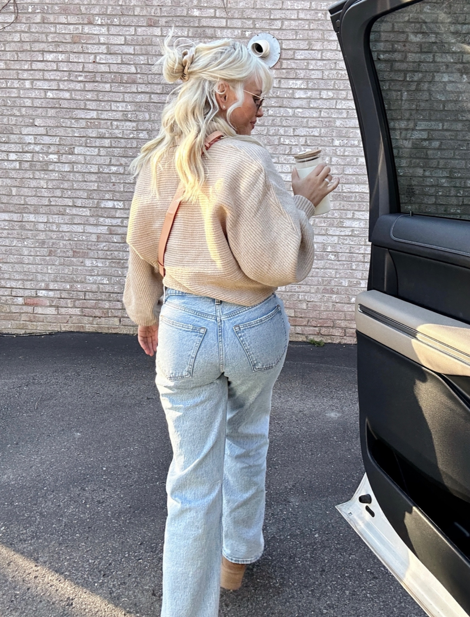 Love these dad jeans from #Abercrombie 🫶🏽 styled this with this cropped collared sweater from #princesspolly & my fav ultra mini platoform #Uggs! Wearing 27 in jeans, S in sweater & 8 in boots. All run TTS

#LTKstyletip #LTKSale #LTKshoecrush