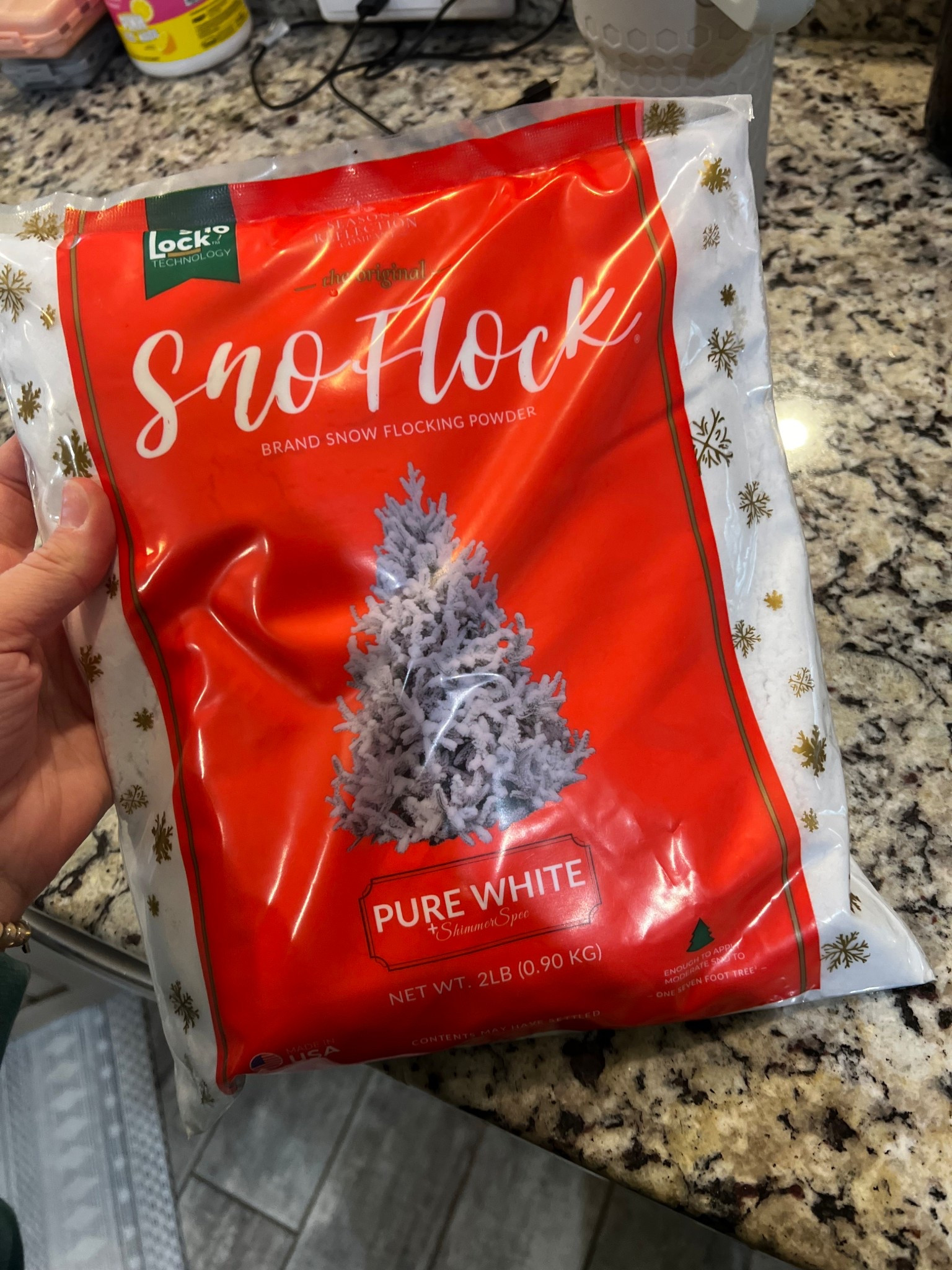 BEST tree flock material — flocked our tree this year and this was amazing! Scroll down my feed for the full tutorial!

Christmas tree, tree flocking, amazon home, tree flock, flocked tree, flocked Christmas tree, Black Friday, cyber mom, holiday shopping, gift guide, holiday decor, Christmas decor, 


#LTKHome #LTKHoliday #LTKSeasonal