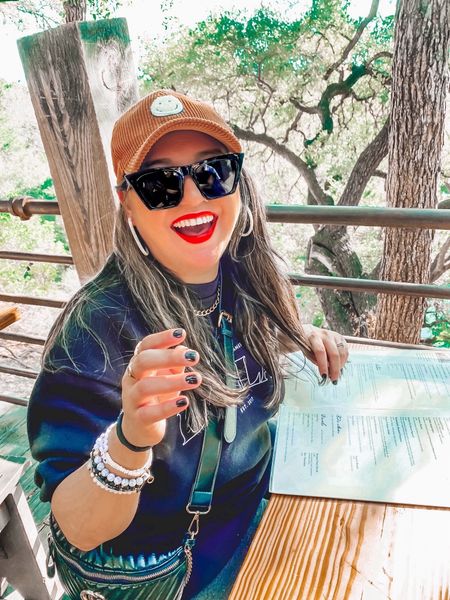 ☻ Me ordering at least 3 things off the menu. ☻

Casual style
Dallas
Smiley face 
Victoria Emerson
Uncommon James
Casual Outfit
Fall Style
Sweater Weather
Sunglasses
Baseball Cap
Black Mani


#LTKsalealert #LTKstyletip #LTKCyberWeek