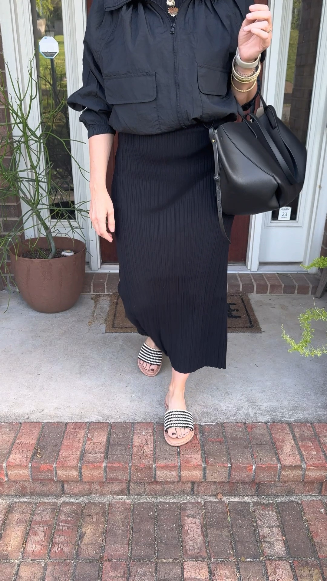 5 pairs. One brand. Zero complaints. 🙌 Jack Rogers gifted me their spring sandal collection and I am obsessed with every single pair. Neutral, colorful, casual, dressy — all bases covered. Everything linked below! 👇

#LTKgrwm #LTKmomlife #LTKOver40