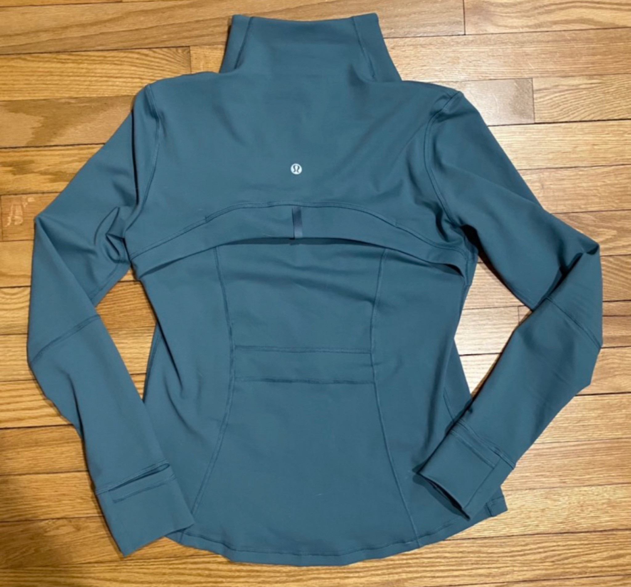 Lululemon zip up 
#dhgate

#LTKsalealert #LTKfindsunder50 #LTKfitness