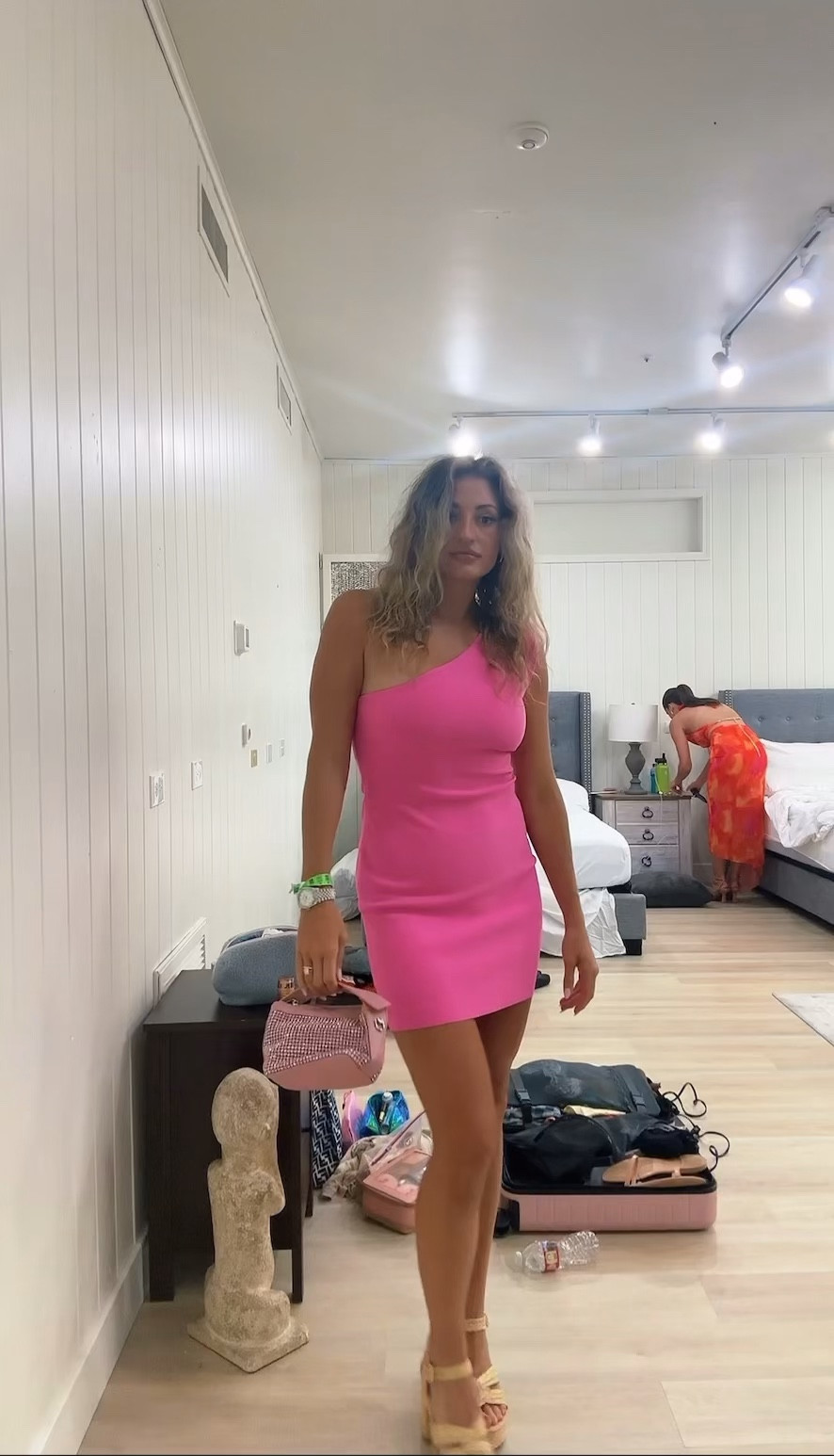 Amanda Uprichard is my go to for a last minute outfit - her stuff is so good for elevated basic dresses , they’re so consistent in their sizing & always have a good colors 💕 


#revolve #dressinspo #dresses 




#LTKstyletip #LTKFind #LTKeurope