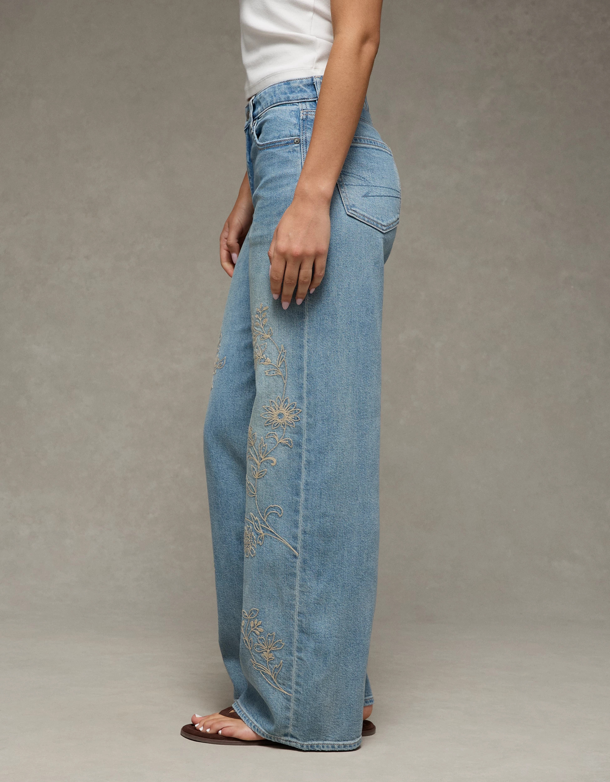 AE Super High-Waisted Baggy Wide-Leg Jean | American Eagle Outfitters (US & CA)