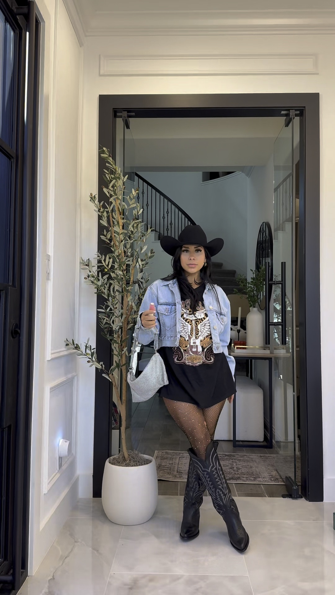 Houston rodeo outfit inspo

Rodeo outfit 
Rodeo outfit inspo 
Amazon fashion
Cowboy boots
Easy outfit 
Tecovas 
What to wear
Country concert 
Amazon fashion 

#LTKFindsUnder50 #LTKStyleTip #LTKFindsUnder100