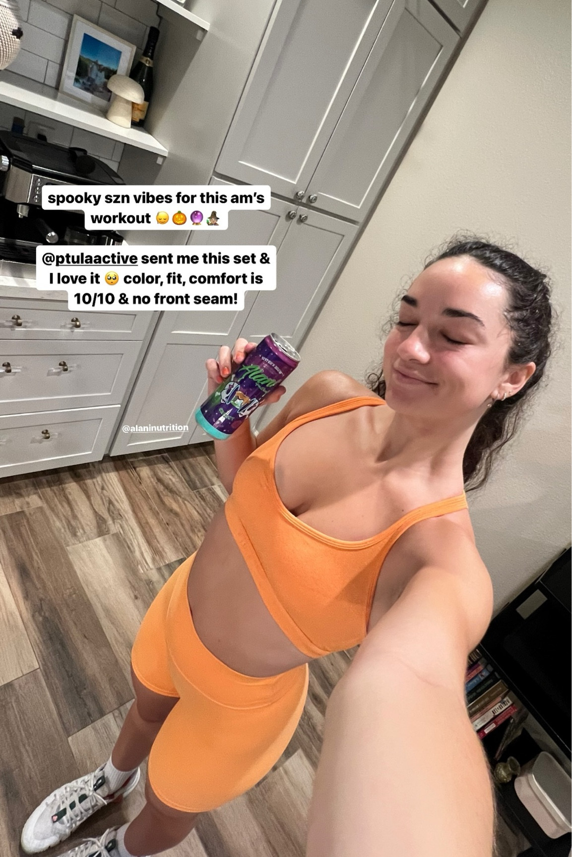 spooky szn vibes for this am’s workout 🙂‍↕️🎃🔮🧙🏼‍♀️

@ptulaactive sent me this set & I love it 🥺 color, fit, comfort is 10/10 & no front seam! @alaninutrition