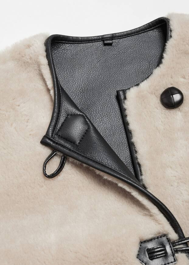 Kunstfellmantel mit applikationen -  Damen | Mango Deutschland | MANGO (DE)