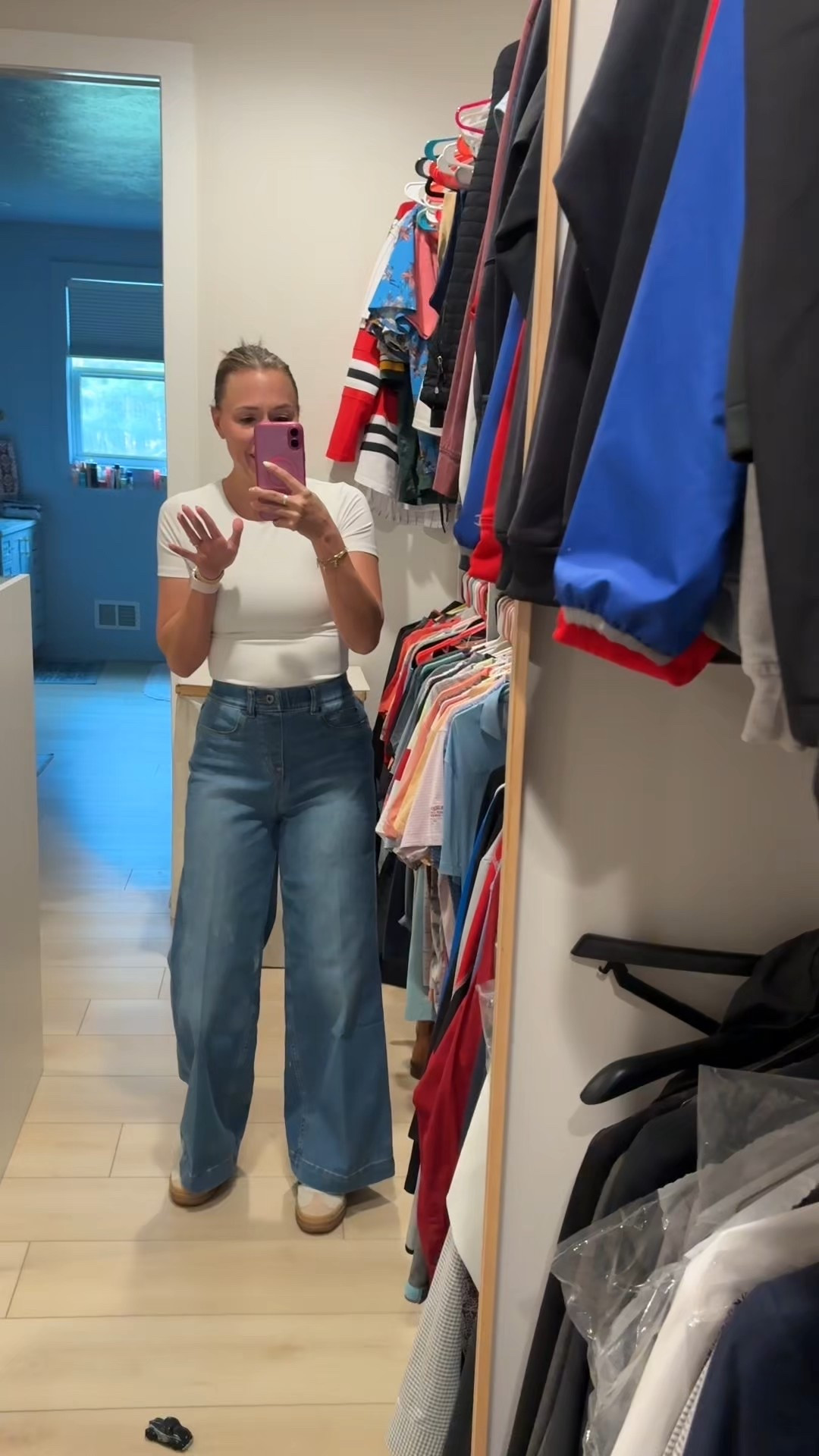 we all know I’m a huge set lover and I finally got my hands on some @spanx items and I’m never going back! Their AirEssentials line is top notch, and the fabric is such great quality. I also really love their jeans because they truly hold me in and are so comfortable! I have a code for 15% off your first order KAYZIEXSPANX 👏🏽 #Spanxpartner