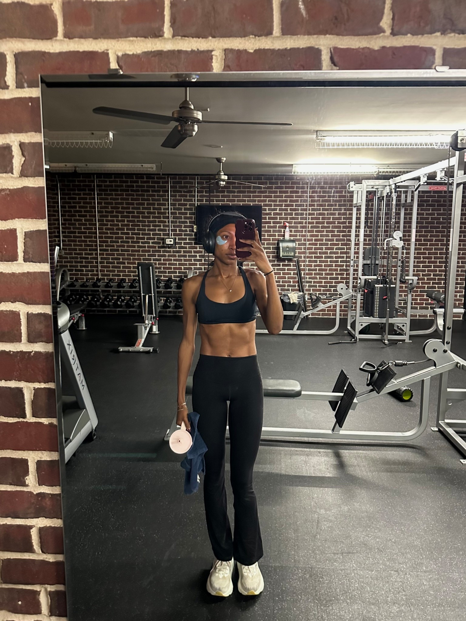 I will buy 20 different versions of a good quality black….🖤
Top: lululemon
Leggings: aerie long flare 