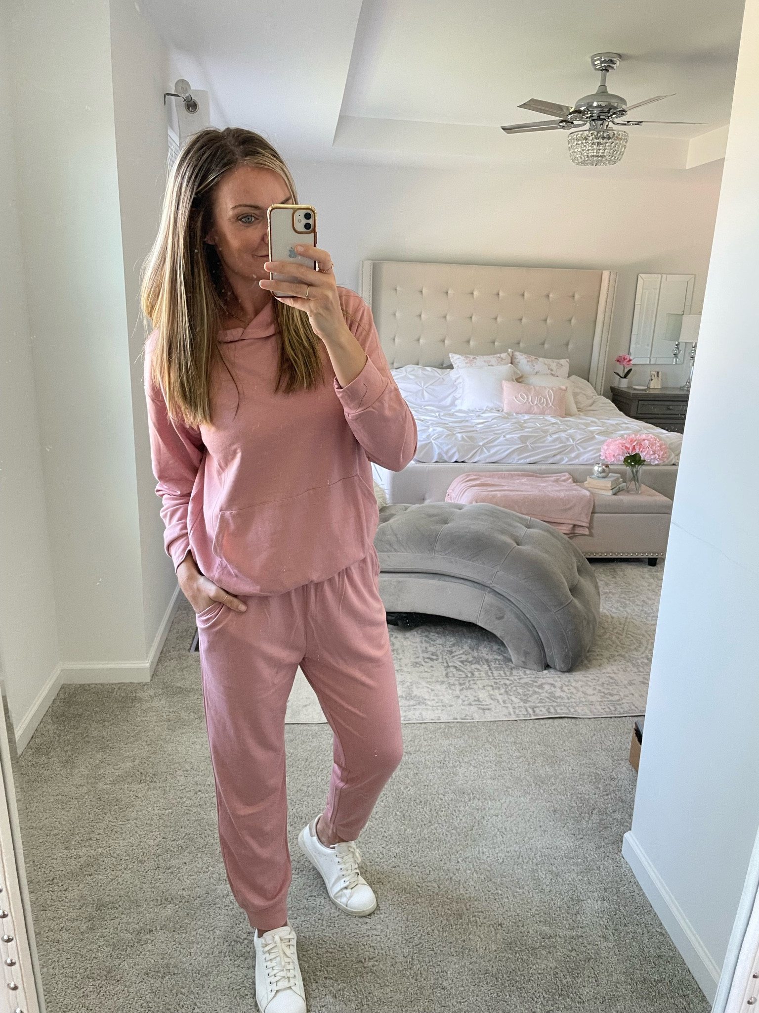 This set is a good one. 
#loungeset 
#loungewear

#LTKstyletip