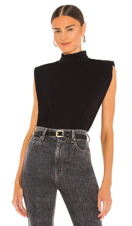 Sanctuary T-SHIRT MOCK NECK SHOULDER PAD en Black. Taille XXL. Also en XS, S, M, L, XL. | Revolve Clothing (Global)