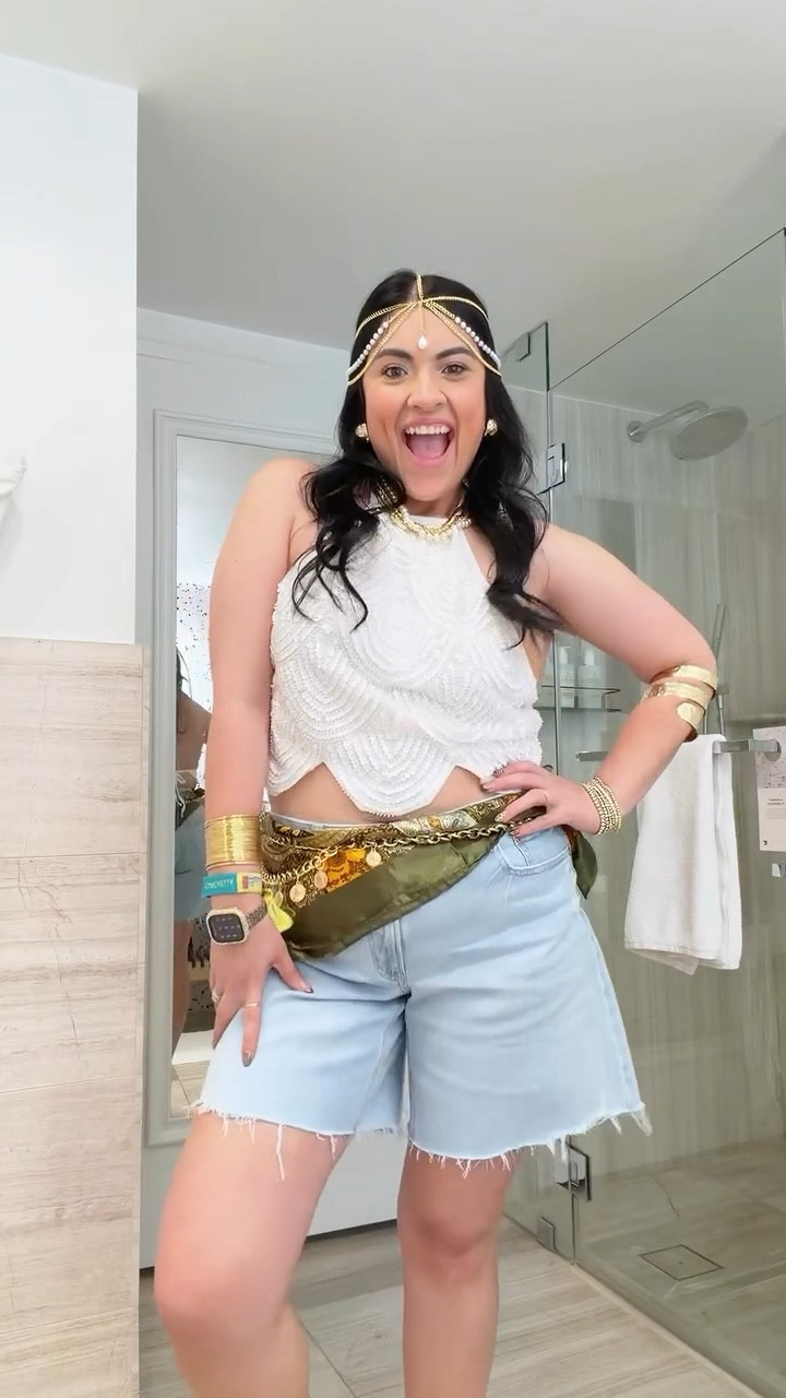 Desert glam loading please hold…

Coachella rule 1: outfit has to hit! 🎡☀️🌴✨🎶🌵🔥

#coachellaweekend2 #coachella #festivalfashion #coachellaoutfit #coachellaoutfitinspo

#LTKMidsize #LTKootd