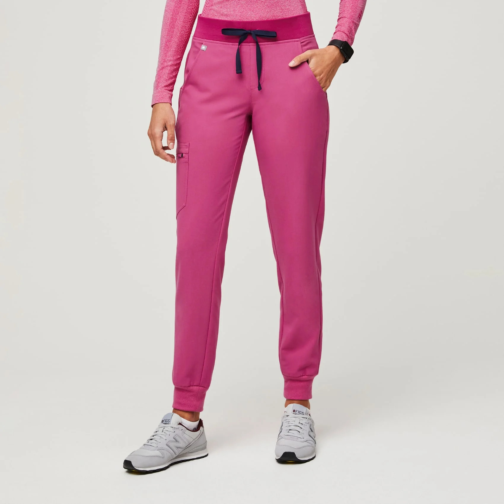 Women's Zamora™ Jogger Scrub Pants - Electric Orchid · FIGS | FIGS