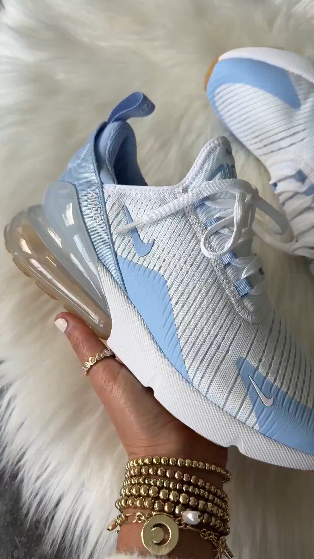 Nike air max 270 sneakers 50% off. Runs true to size 

