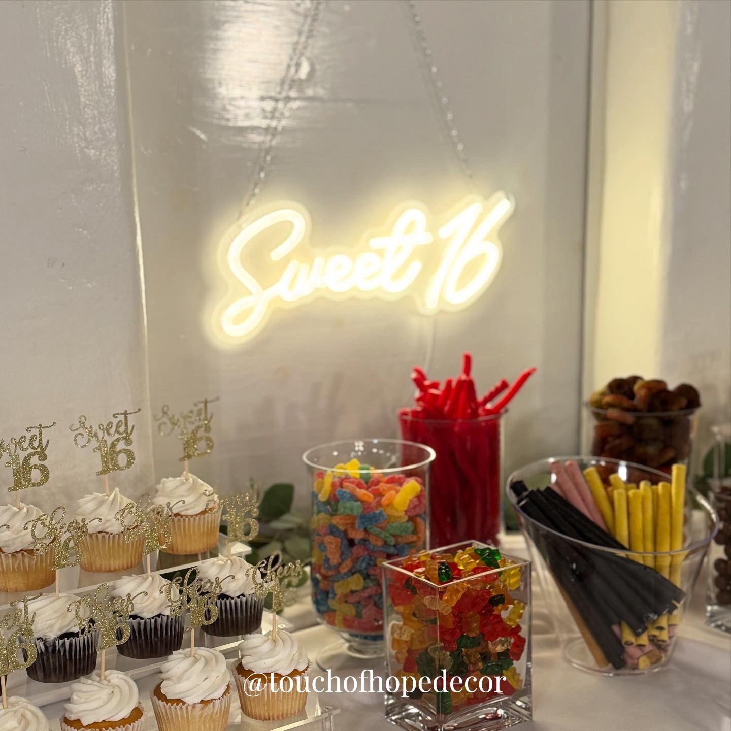 Neutral bases + clear containers + a statement sign. Simple, affordable, and so easy to recreate. All my dessert table favorites are linked below ✨

#LTKFindsUnder50