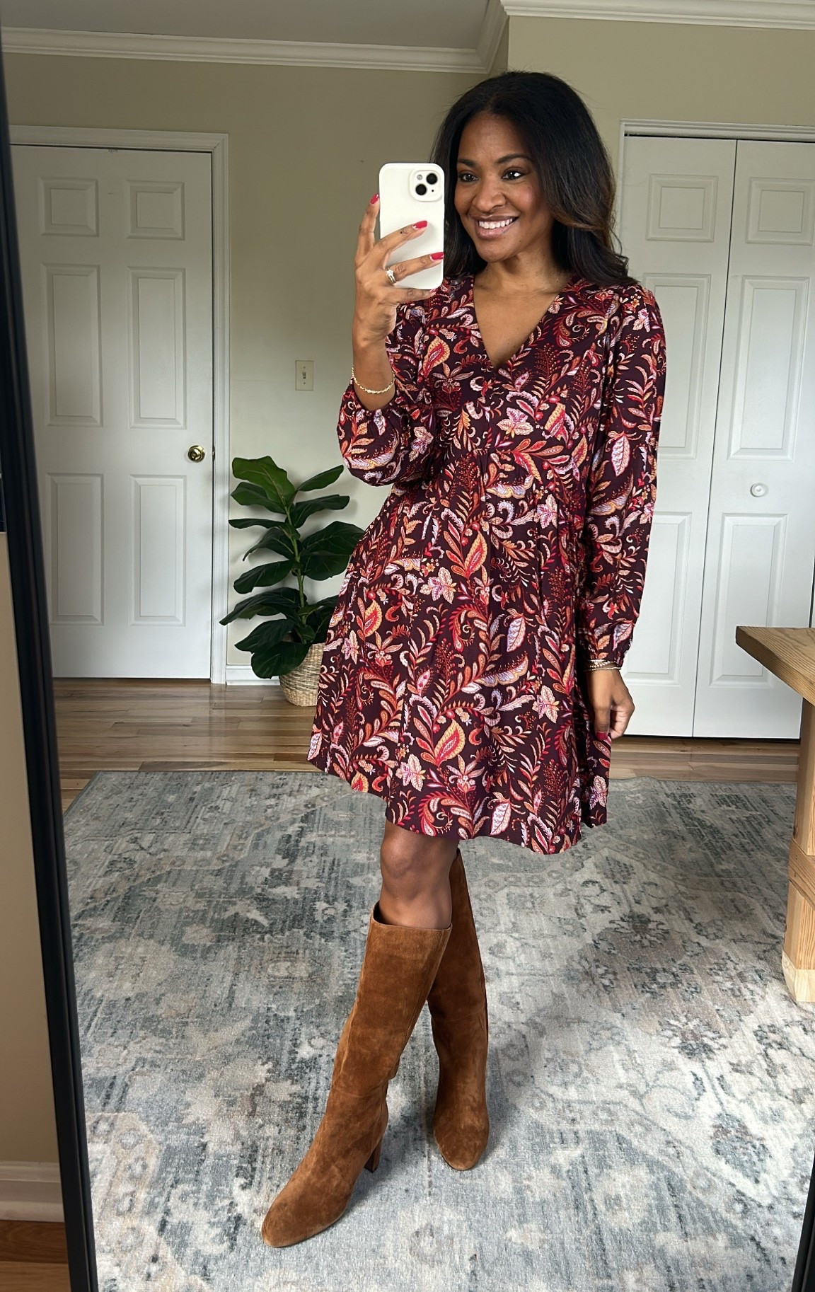 Size small in dress but I would size down one size as it does run big 
￼￼