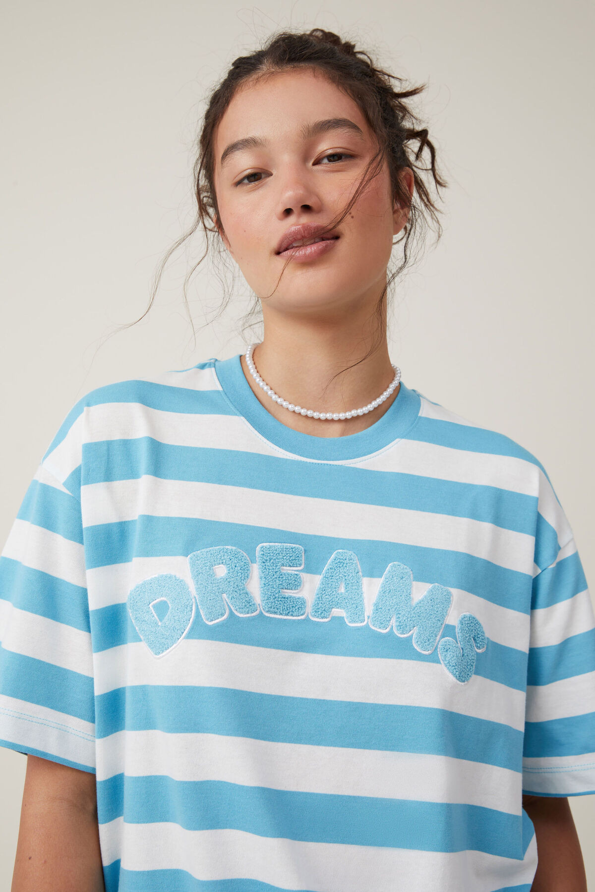 Oversized Lcn Boxy Tee | Cotton On (US)