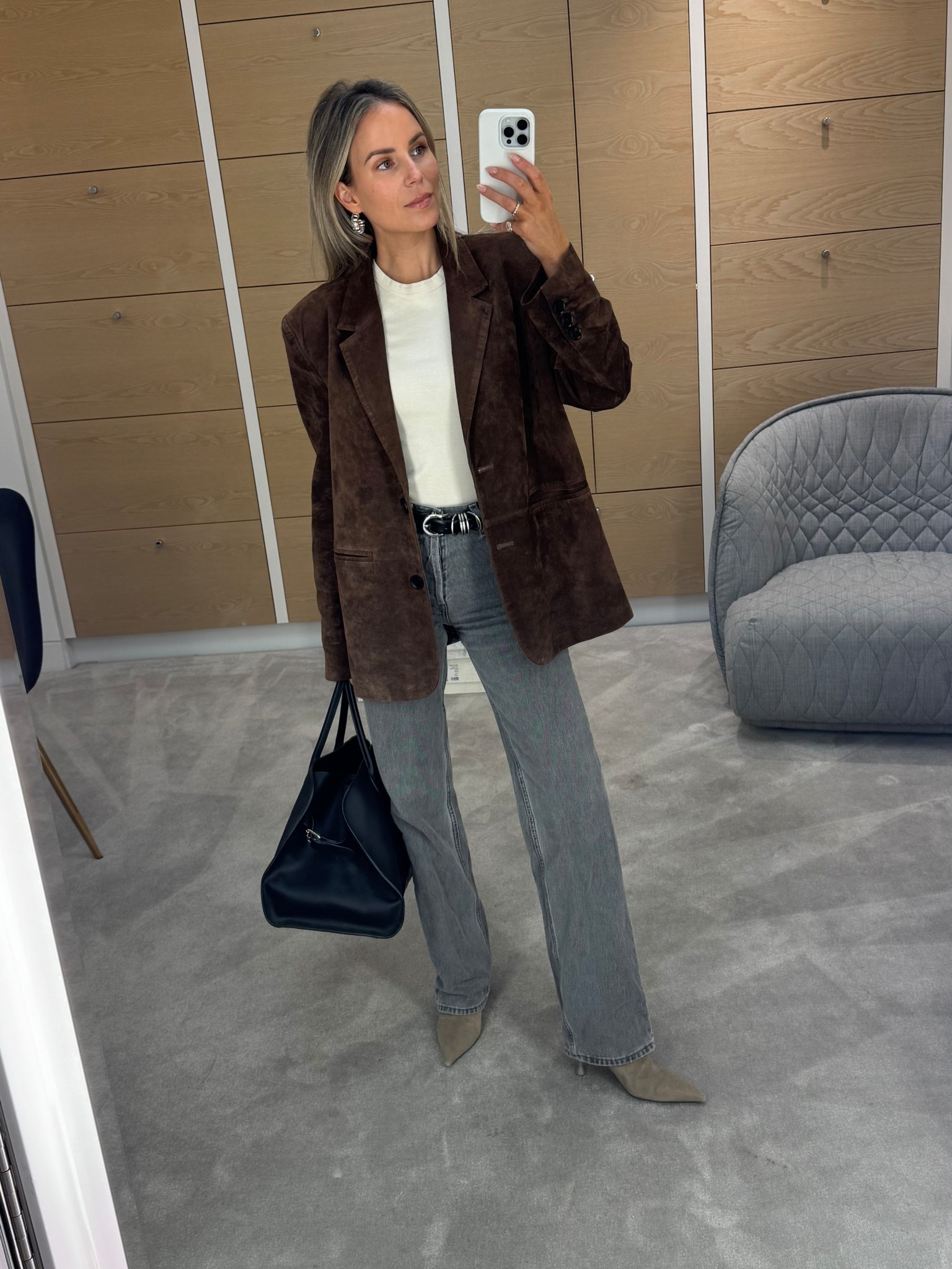 Work day outfit 🤎
Wearing XS in blazer, top and belt. Jeans size 24 (solid Jean with no stretch so wear your true size )
Boots are old JC x

#LTKFashionMonth #LTKautumn #LTKuk