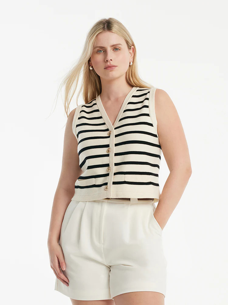 White Loose A-Line Shorts With Belt | GOELIA