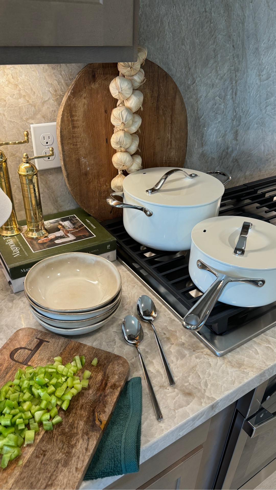 POV: your new cookware makes even spaghetti night feel gourmet 🍳✨ @onequince 
—

#quincehome #dinnerinspo
 #quincepartner #easyrecipe #dinnerideas 