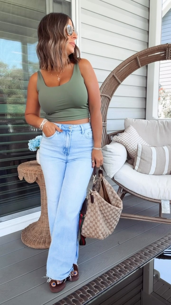 You know I love a good pair of petite friendly jeans, but the way these hug the 🍑, you can’t be serious! This look is so simple, flattering and can be dressed up for date night with accessories, and a cute jacket, or for school drop off. This tank top continues to be one of my absolute favorites, and this color is gorgeous for the fall. 
Casual fall outfit inspiration

#LTKMidsize #LTKPetite #LTKSeasonal